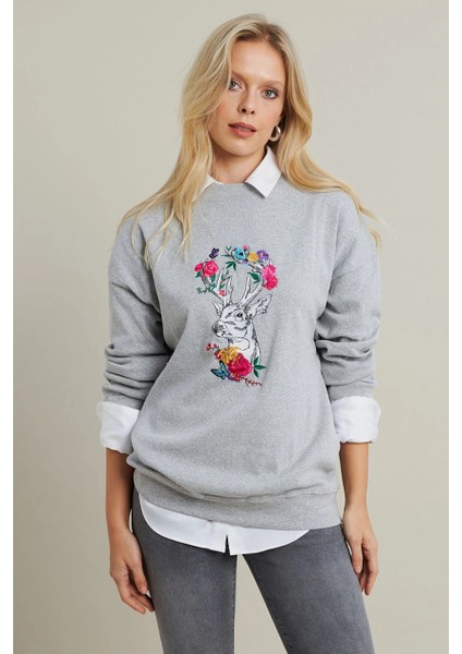 Kadın Gri-Fuşya Nakışlı Sweatshirt YLE20 fırsatları
