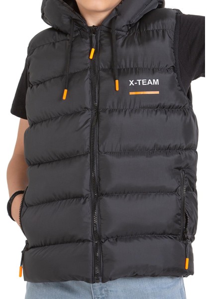 Erkek Çocuk Kapüşonlu Baskılı Astarlı Cepli Mevsimlik Şişme Yelek modelleri