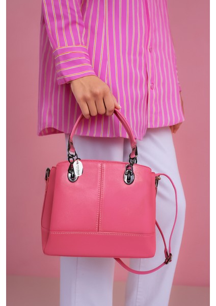 Kadın Siyah Hakiki Deri El ve Omuz Çantası Zincir Detaylı fırsatları