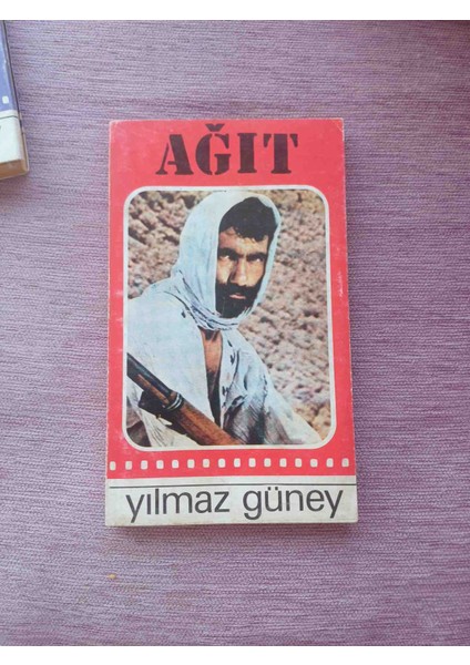 Ağıt  (Filmin Öyküsü - Senaryo - Basında Ağıt) 1.baskı 1976 Basimi Cok Temiz Kondisyonda