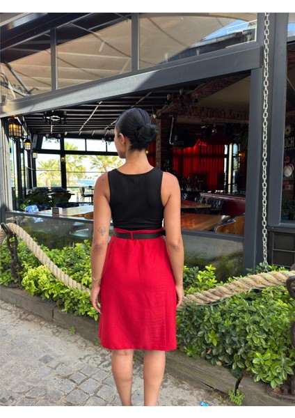 Kırmızı Pileli Kemerli Etek modelleri