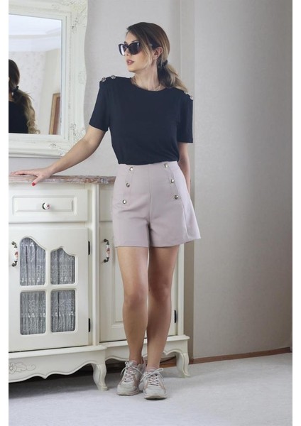 Kadın Bej Gold Düğme Detay Şort modelleri