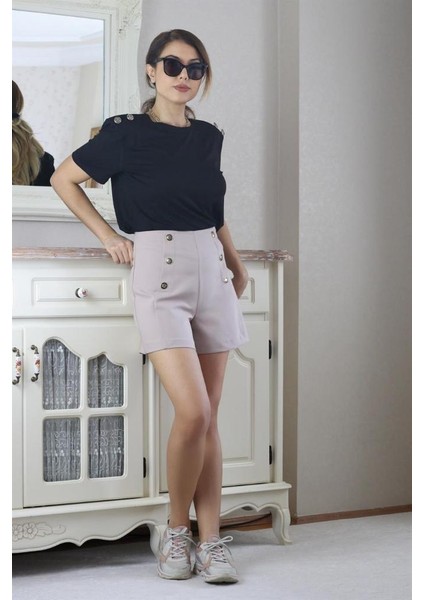 Kadın Bej Gold Düğme Detay Şort fırsatları