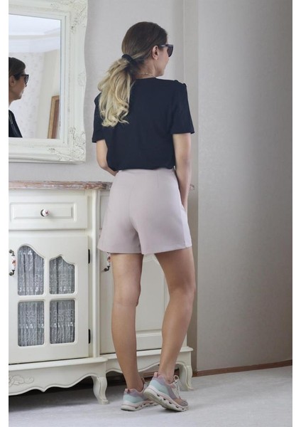 Kadın Bej Gold Düğme Detay Şort indirimleri