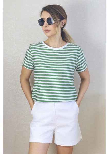 Kadın Yeşil Beyaz Çizgili Basic T-Shirt modelleri