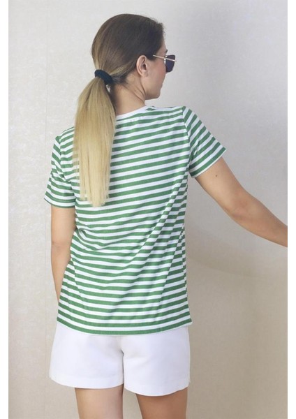 Kadın Yeşil Beyaz Çizgili Basic T-Shirt fırsatları