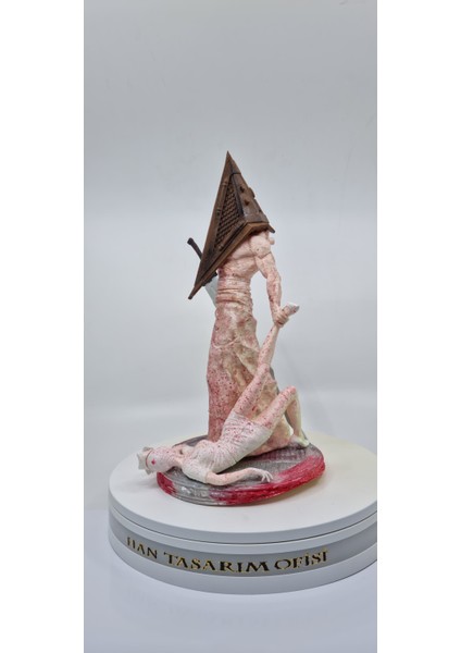 Pyramid Head 29 cm Figür Silent Hill Nurse fırsatları