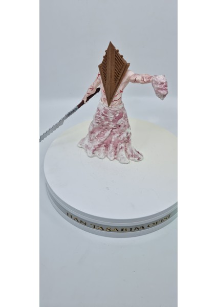 Pyramid Head Figür Silent Hill Piramit Kafa 18 cm fırsatları