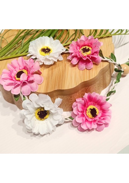 Gösterişli Çiçekli Figürlü Örgü Taç