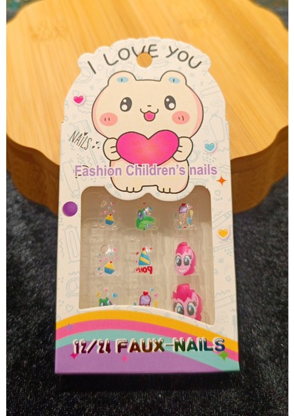 Lüks Figürlü Çocuk Takma Tırnak