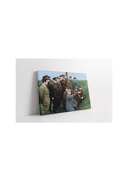 Tablosa Atatürk Subaylarla Iceleme Yaparke Kavas Tablo 20X30 cm KA02010