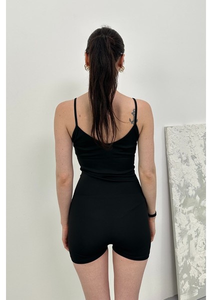 Kadın Siyah Mini Askılı Vücuda Oturan U Yaka Şortlu Tulum