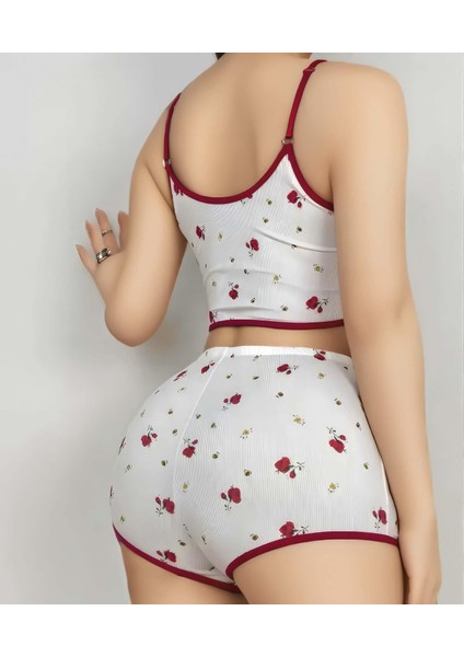 Pamuklu Beyaz Üstüne Kırmızı Gül Desen Fitilli Askılı Şortlu Pijama Takımı fiyatları