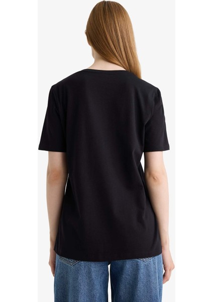 Regular Fit Bisiklet Yaka Nakışlı Penye Kısa Kollu Tişört F6479AX25AU indirimleri