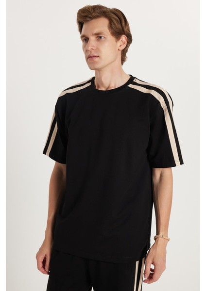 Erkek Standart Fit Normal Kesim Pamuklu Bisiklet Yaka Şeritli Siyah Eşofman Takımı