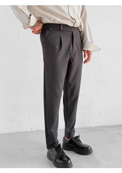 Erkek Ayarlanabilir Tokalı Pileli Kumaş Pantolon Kahverengi