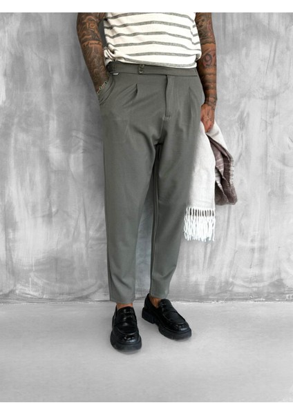Erkek Ayarlanabilir Tokalı Pileli Kumaş Pantolon Haki fiyatları