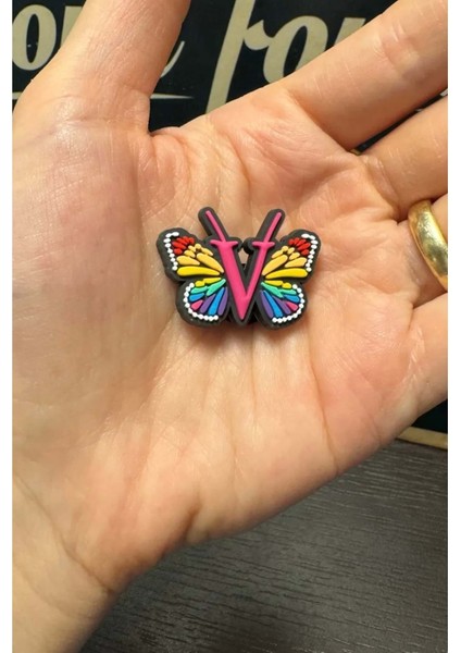 Terlik Süsü/v Harfi Kelebek