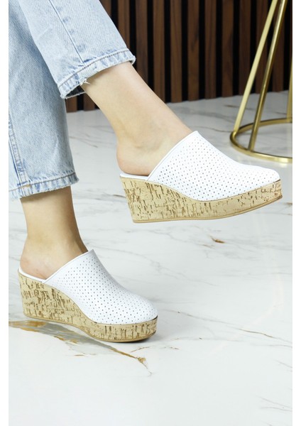 Aria Beyaz Hakiki Dana Derisi Önü Kapalı Mantar Taban Görünümlü Dolgu Topuklu Terlik