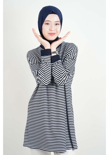 Tesettür Tunik Ince Çizgili Penye Tunik Lacivert