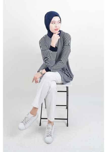 Tesettür Tunik Ince Çizgili Penye Tunik Lacivert fiyatları