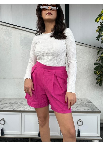 Kadın Yüksek Bel Pileli Rahat Kesim Yazlık Şort – Günlük Kombinlerin En Şık Parçası