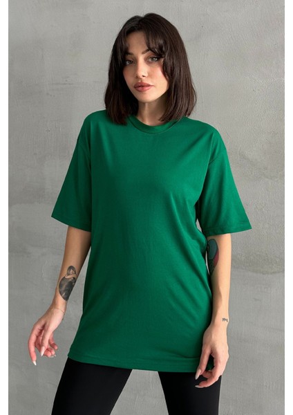 Kadın Büyük Kelebek Baskılı Bisiklet Yaka Oversize T-Shirt modelleri