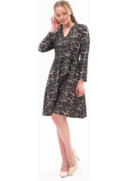 Kadın Kruvaze Yaka Bağlama Detaylı Leopar Desenli Midi Elbise 4358/100