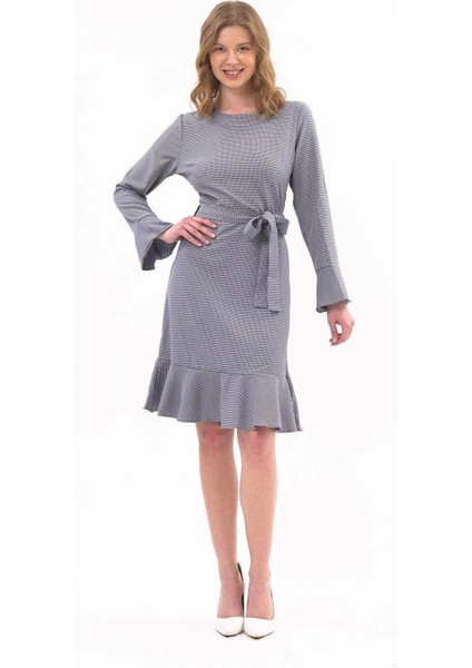 Kadın Volan Detaylı Uzun Kol Mevsimlik diz Boyu Elbise 4458-100 modelleri