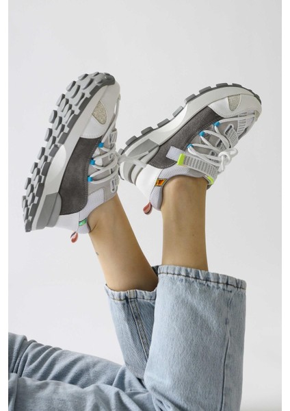 Nely Beyaz Asimetrik Bağcıklı Sneakers indirimleri