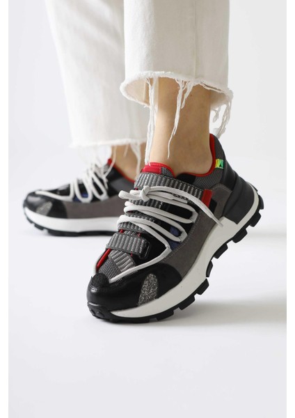 Nely Siyah Asimetrik Bağcıklı Sneakers