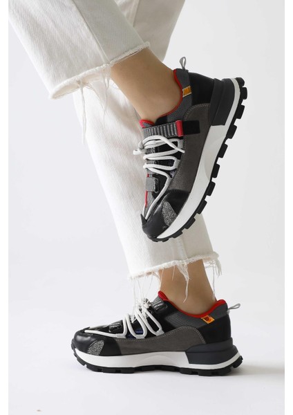 Nely Siyah Asimetrik Bağcıklı Sneakers modelleri