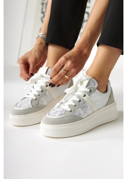 Julissa Beyaz Süet Parlak Desenli Kalın Taban Kadın Sneakers fiyatları