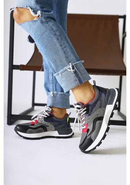 Netta Siyah File Detaylı Bağcıklı Sneakers fiyatları