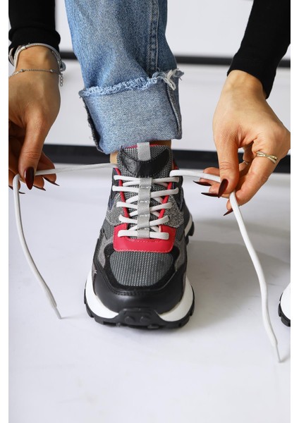 Netta Siyah File Detaylı Bağcıklı Sneakers fırsatları