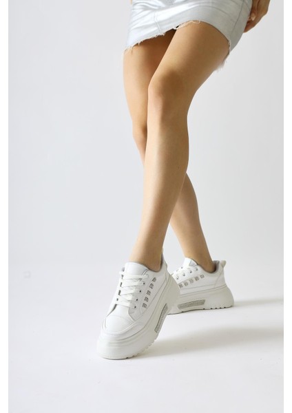 Tram Beyaz Kalın Tabanlı Taş Detaylı Bağcıklı Sneakers fırsatları