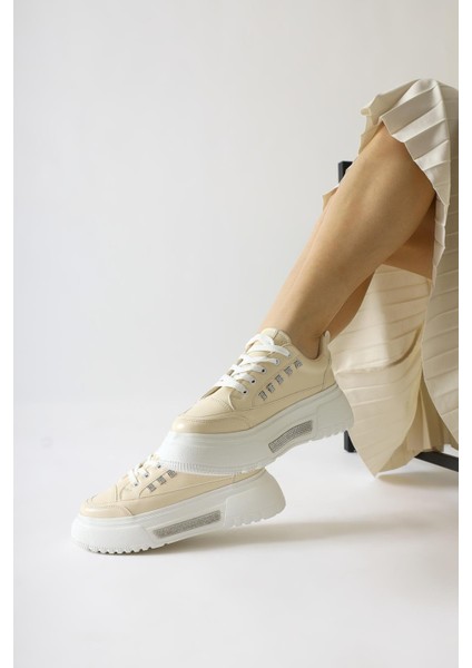 Tram Bej Kalın Tabanlı Taş Detaylı Bağcıklı Sneakers indirimleri