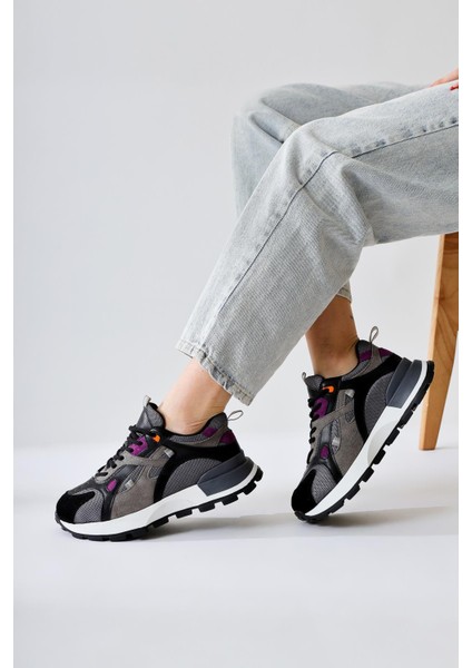 Siska Siyah Süet Bağcıklı Yüksek Taban Sneakers fiyatları