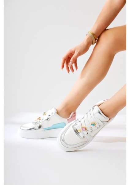 Deena Beyaz Kalın Tabanlı Taş Detaylı Sneakers fiyatları
