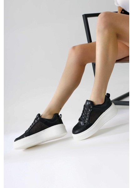 Emilina Siyah Fileli Bağcıklı Sneakers fırsatları