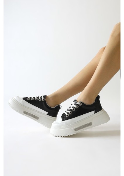 Rosella Siyah Kalın Tabanlı Taş Detaylı Bağcıklı Sneakers