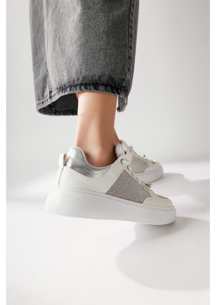 Sonnie Beyaz Kalın Tabanlı Taş Detaylı Sneakers fırsatları