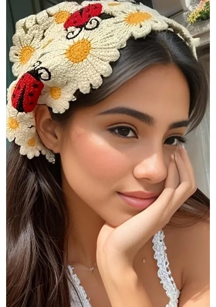 Daisy Örgü Üçgen Bandana