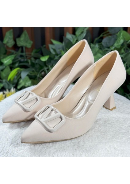 Özel Tokalı Sivri Burun Topuklu Ayakkabı M1139 modelleri