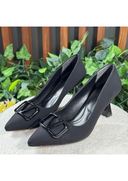 Özel Tokalı Sivri Burun Topuklu Ayakkabı M1138 fiyatları