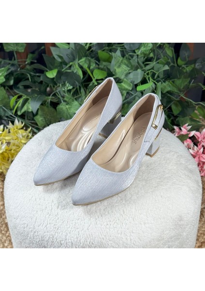 Parlak Dokulu Kemer Detaylı Düz Topuklu Ayakkabı M1152