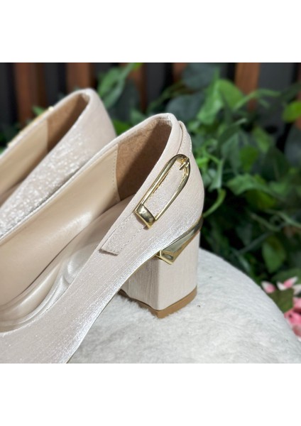 Parlak Dokulu Kemer Detaylı Düz Topuklu Ayakkabı M1151 modelleri