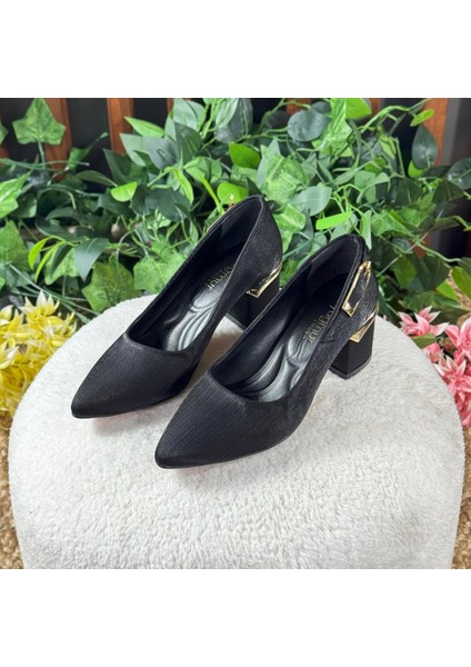 Parlak Dokulu Kemer Detaylı Düz Topuklu Ayakkabı M1150