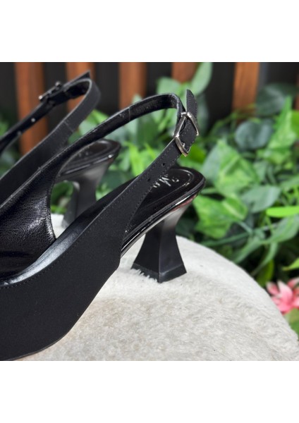 Özel Kare Tokalı Ince Topuklu Ayakkabı M1107 fiyatları