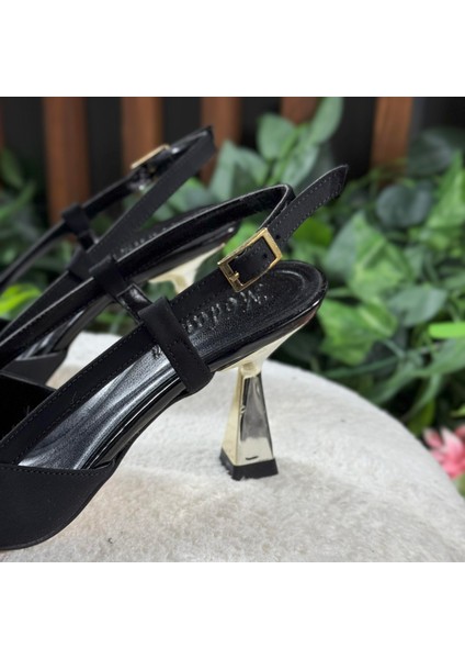 Özel Gold Parlak Tokalı Ince Topuklu Ayakkabı M1108 fiyatları